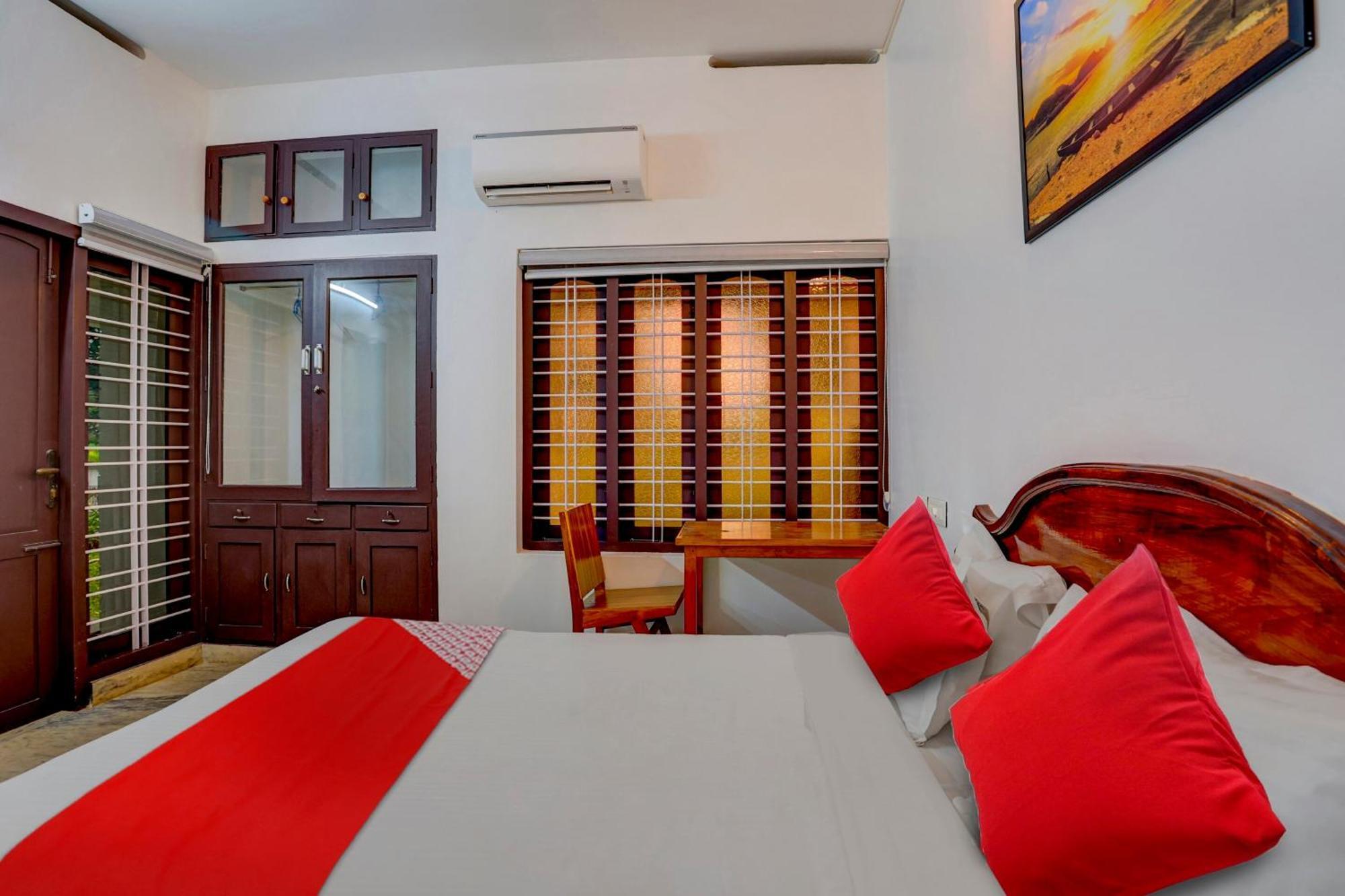 Hotel O Poptavern Heritage Kovalam Exterior photo