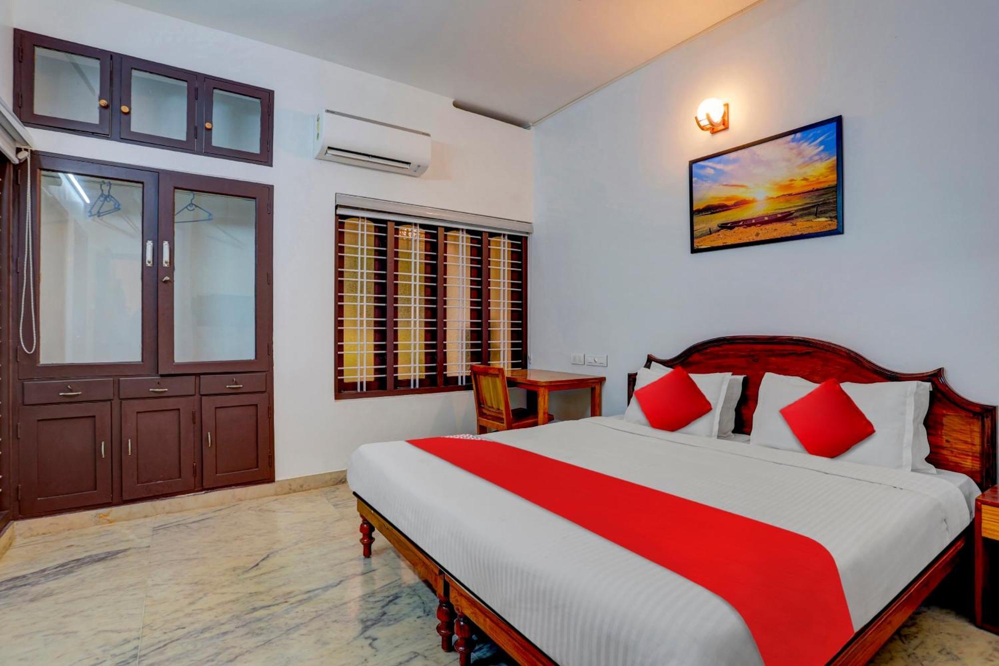 Hotel O Poptavern Heritage Kovalam Exterior photo