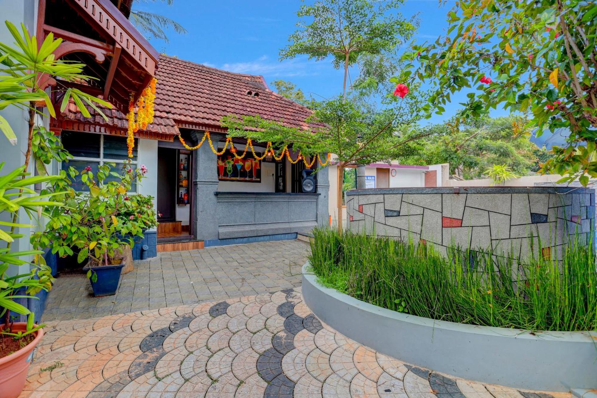 Hotel O Poptavern Heritage Kovalam Exterior photo